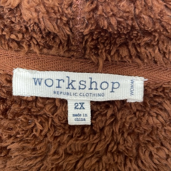 Hooded Teddy Bear Coat. - Picture 3 of 4
